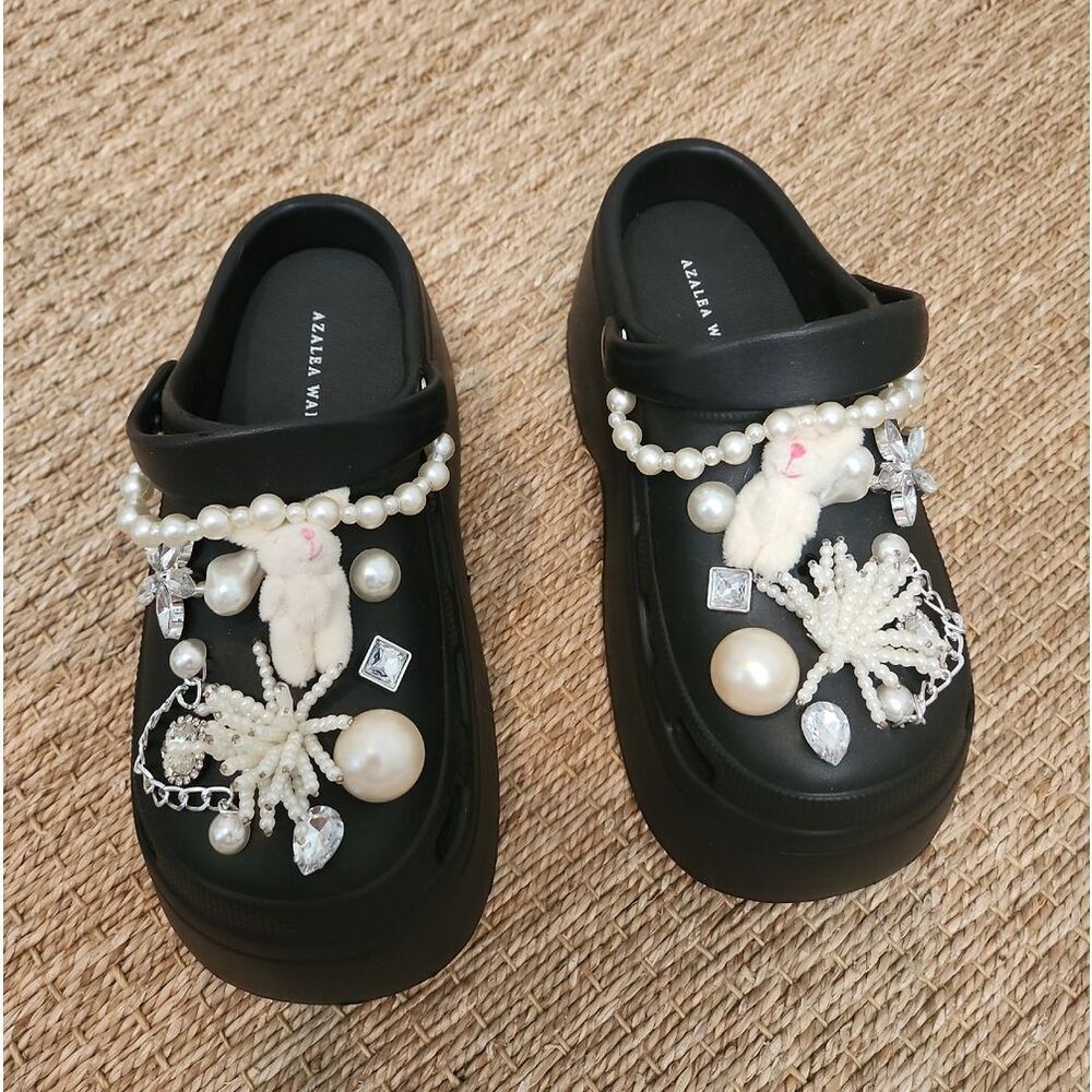 Azalea Wang Black With White Embellished Slip-On Sandals with Pearls and Charms